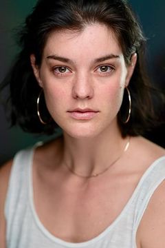 Jamie Eddy interpreta Zoey