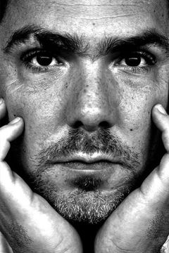 Alvaro Calderón interpreta Guatemalan Citizen (uncredited)