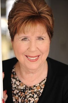 Helen Siff interpreta Mrs. Skitzer