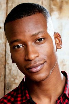 Brandon Brown interpreta Gang Member