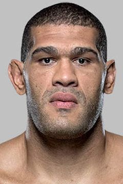 Antonio Silva interpreta Cronkus