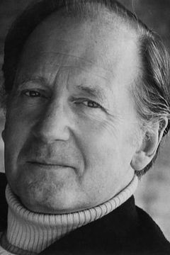 James Bree interpreta Barrister