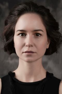 Katherine Waterston interpreta Abigail