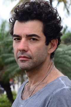 Gustavo Machado interpreta Gustavo