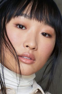 Ji-young Yoo interpreta Megan
