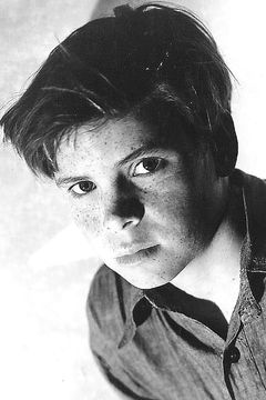 Tommy Bupp interpreta Schoolboy