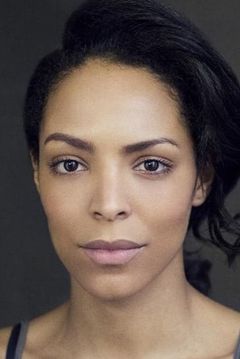 Kemi-Bo Jacobs interpreta Intel Officer