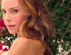 Rebekah Hoyle interpreta Orderly (uncredited)