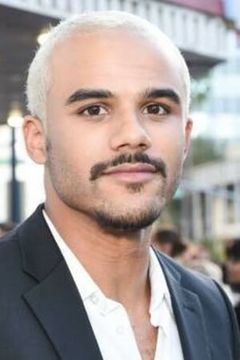 Jacob Artist interpreta Stephen Sullivan