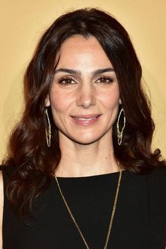 Annie Parisse interpreta A.D.A. Alexandra Borgia