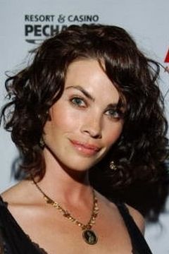 Cash Casia interpreta Hot South Beach Woman