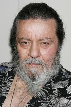 Louis Vincent Albano interpreta Frank "The Fixer" Acavano