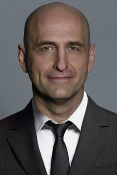 James Biberi interpreta Frank Brentano