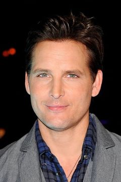 Peter Facinelli interpreta Maxwell Lord