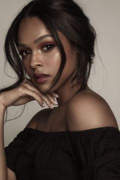 Ash Santos interpreta Kim