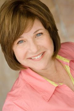 Marsha Kramer interpreta Additional Voice (voice)