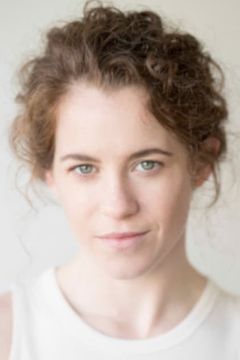 Katie Stuart interpreta Bunkmate Jo