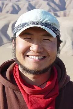 Li Kai interpreta Guo Jun Pei