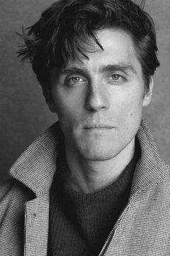Jack Farthing interpreta George Warleggan