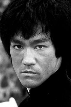 Bruce Lee interpreta Cheng Chiu On