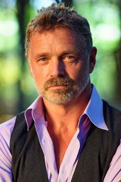 John Schneider interpreta Jonathan Kent