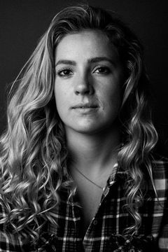 Ashley Levin interpreta Back-up Singer