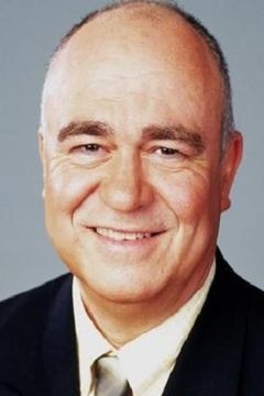 John Sumner interpreta Herb