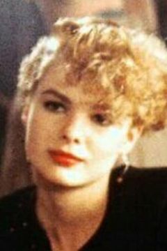 Elizabeth Whitcraft interpreta Connie