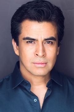 Alberto Bonilla interpreta Nurse Cruz