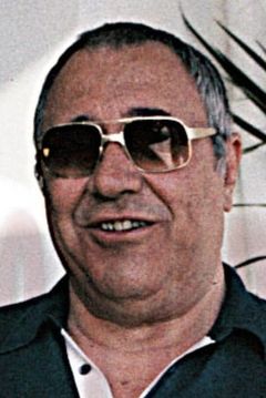 Sergio Corbucci interpreta Man waiting for Minister (uncredited)