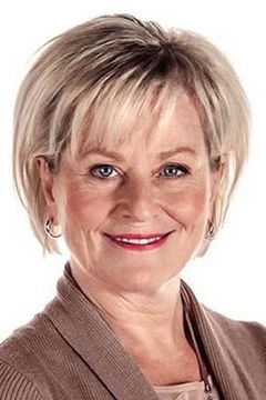 Anne Marie Ottersen interpreta Eldre dame