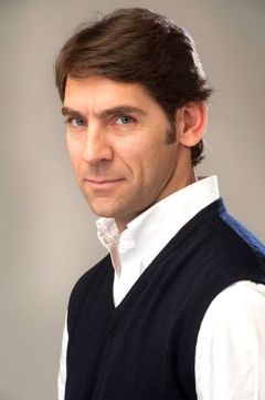 Emanuele Turchi interpreta Giornalista Redazione