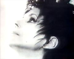 Renée Claude interpreta Evelyne, grand mère