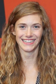 Miriam Stein interpreta Pippa Sponring