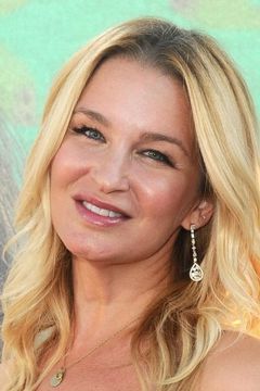 Reagan Pasternak interpreta Beautiful Reporter