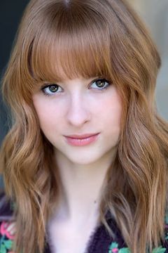 Claire Capek interpreta Becca Larson