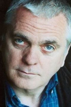 Keith Drinkel interpreta Major