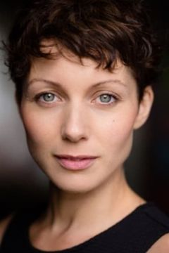 Rebecca Bowden interpreta Bougainvillea Girl