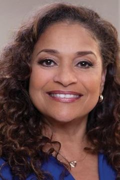 Debbie Allen interpreta Sarah