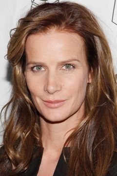 Rachel Griffiths interpreta Aunt Ellie