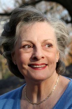 Dana Ivey interpreta Wardrobe Mistress
