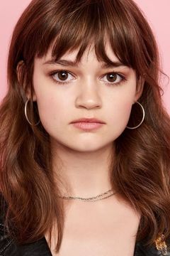 Ciara Bravo interpreta Sorority Girl