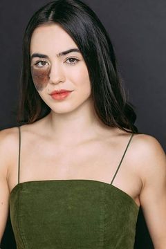 Cassandra Naud interpreta CW