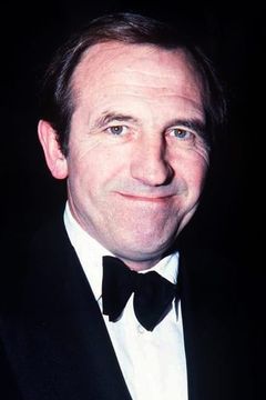 Leonard Rossiter interpreta Superintendant Quinlan