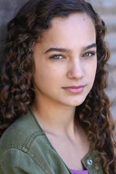 Alie Urquhart interpreta young Nora