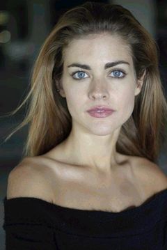 Shakti Shannon interpreta Lucinda