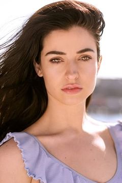 Dani Alvarado interpreta Daughter
