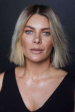 Natalie Bassingthwaighte interpreta Rachel