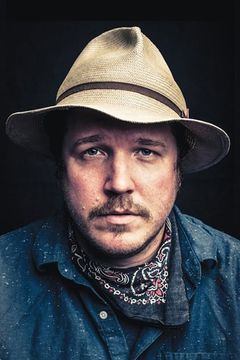 Ben Dickey interpreta Jim East