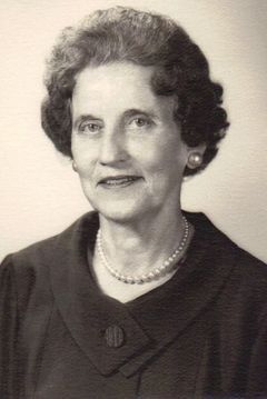Joan Gerber interpreta Lavonne / Second Woman / Waitress (voice)